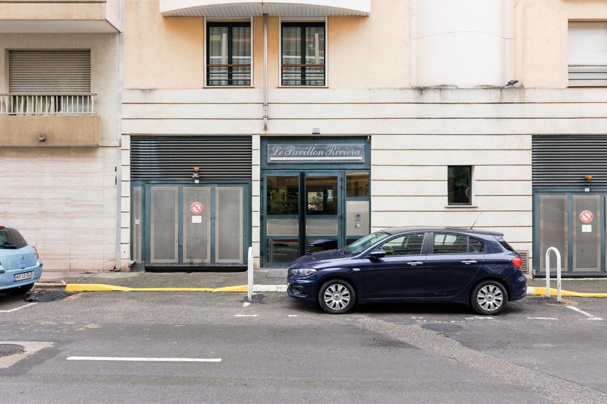 Pavillon Riviera Yourhosthelper